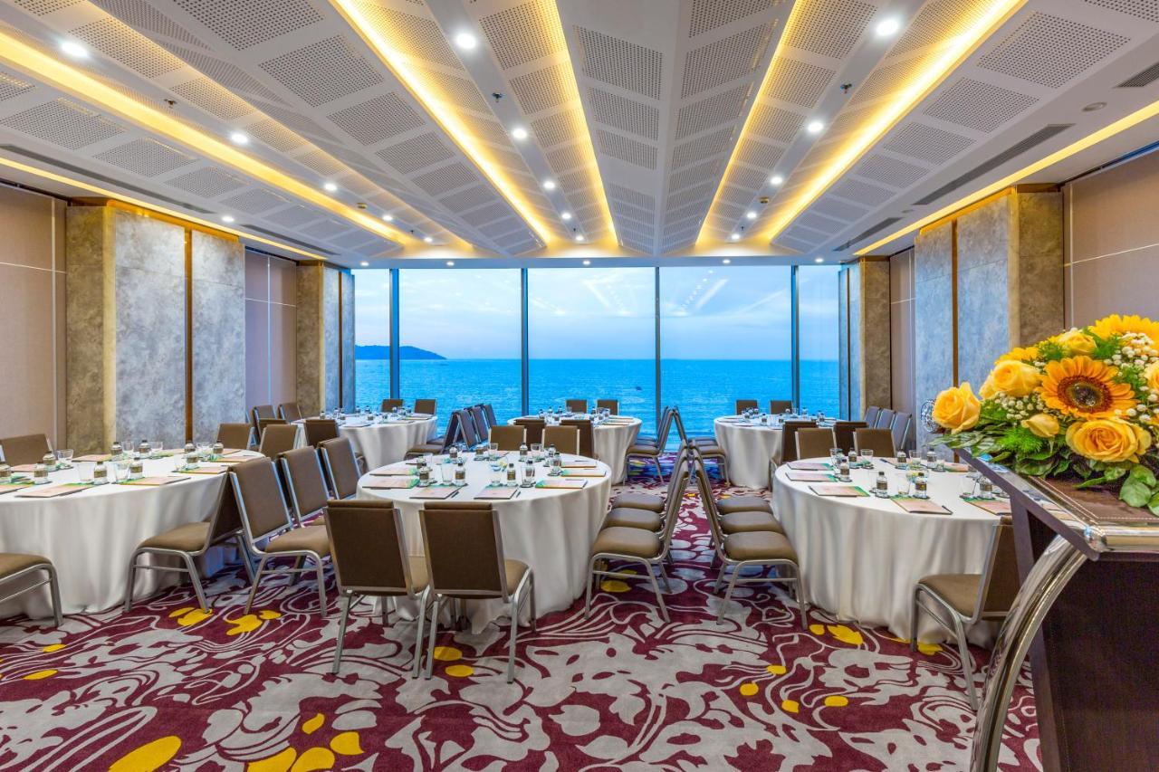 Le Sands Oceanfront Danang Hotel ภายนอก รูปภาพ