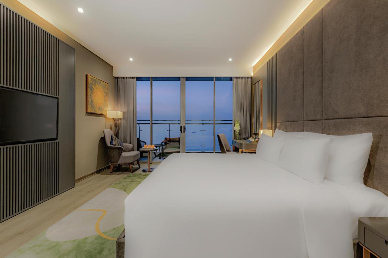 Le Sands Oceanfront Danang Hotel ภายนอก รูปภาพ