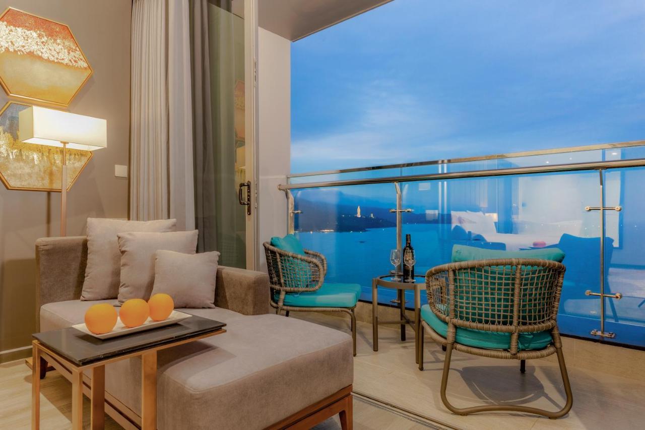 Le Sands Oceanfront Danang Hotel ภายนอก รูปภาพ