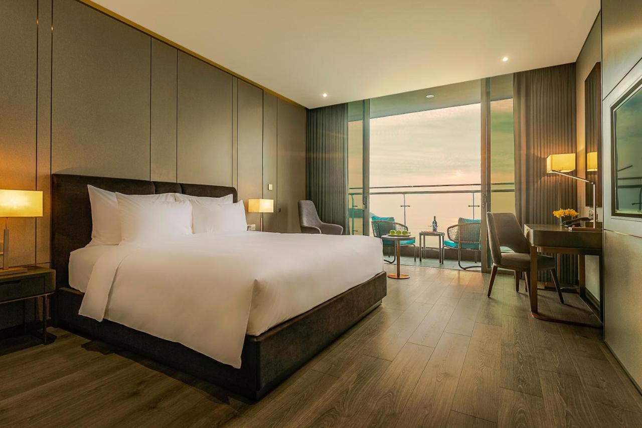 Le Sands Oceanfront Danang Hotel ภายนอก รูปภาพ