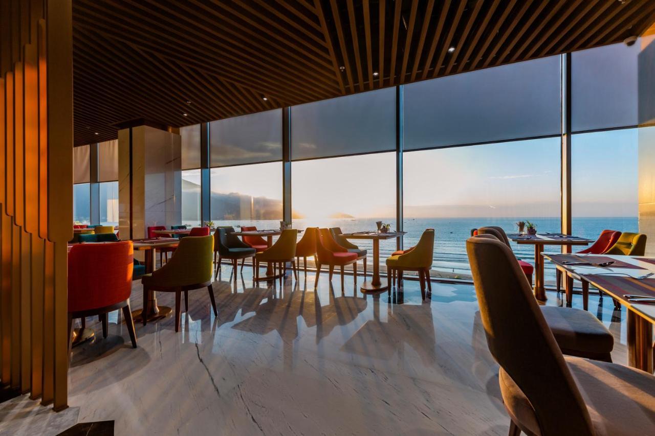 Le Sands Oceanfront Danang Hotel ภายนอก รูปภาพ