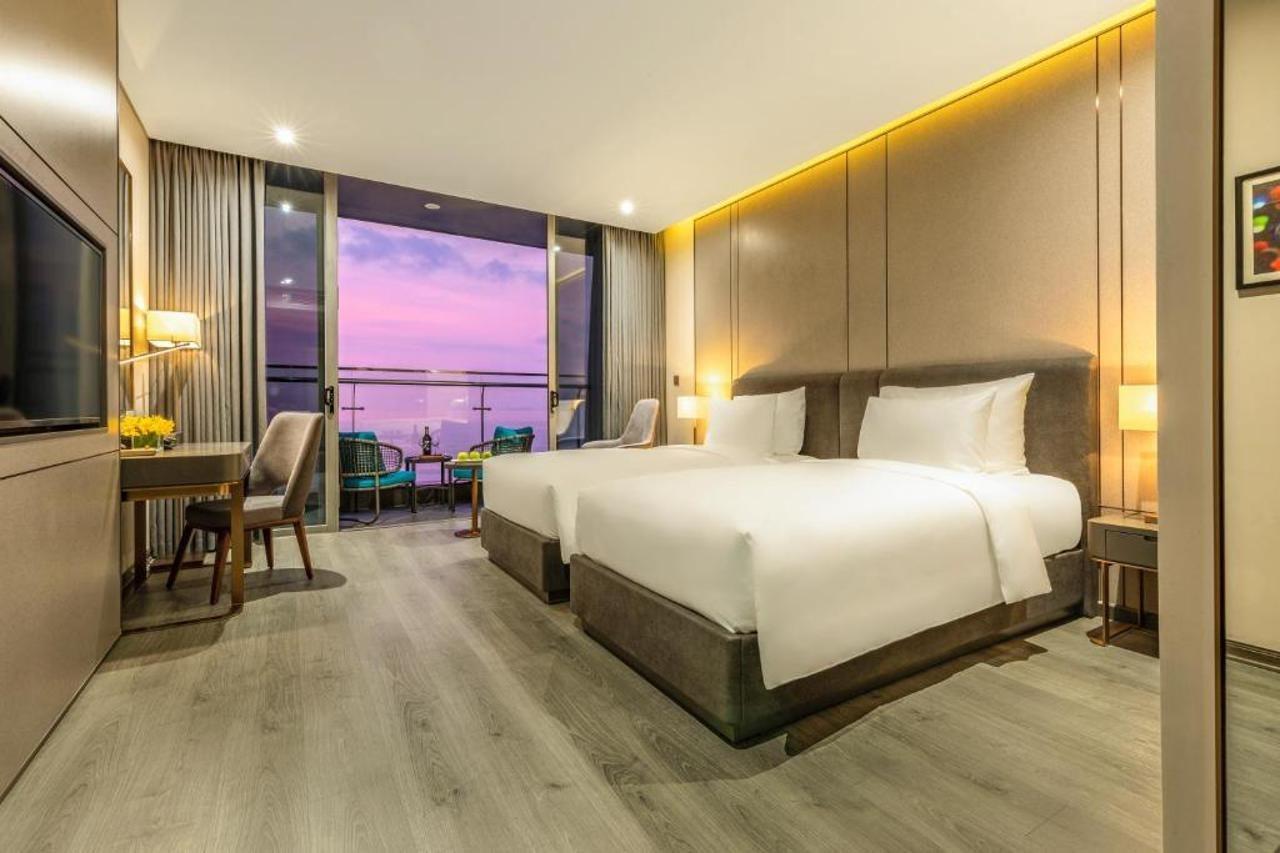 Le Sands Oceanfront Danang Hotel ภายนอก รูปภาพ