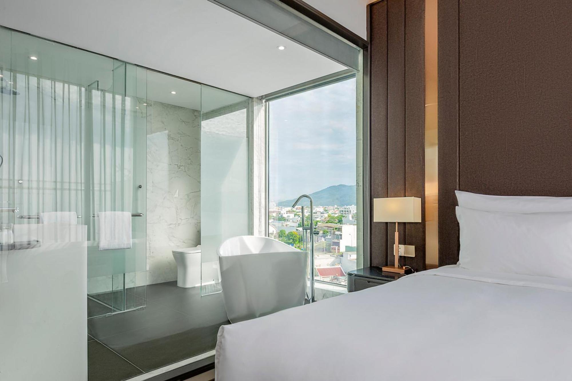 Le Sands Oceanfront Danang Hotel ภายนอก รูปภาพ